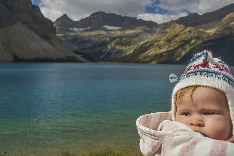 加拿大亚伯达省班夫国家公园，美丽得令人窒息的弓湖婴儿