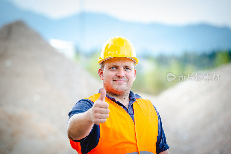 建筑工地的建筑工人