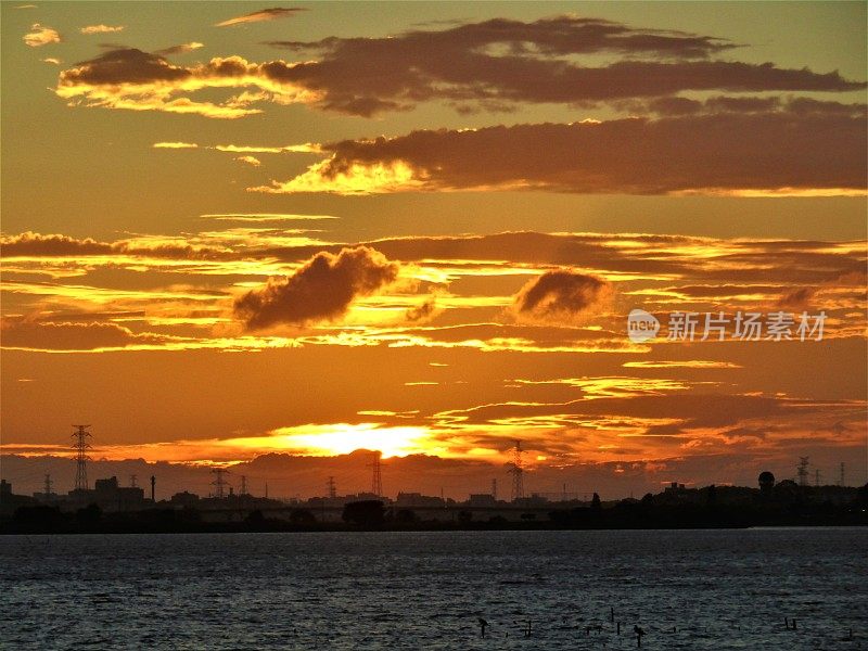 日本。7月。在特加努马湖欣赏日落。