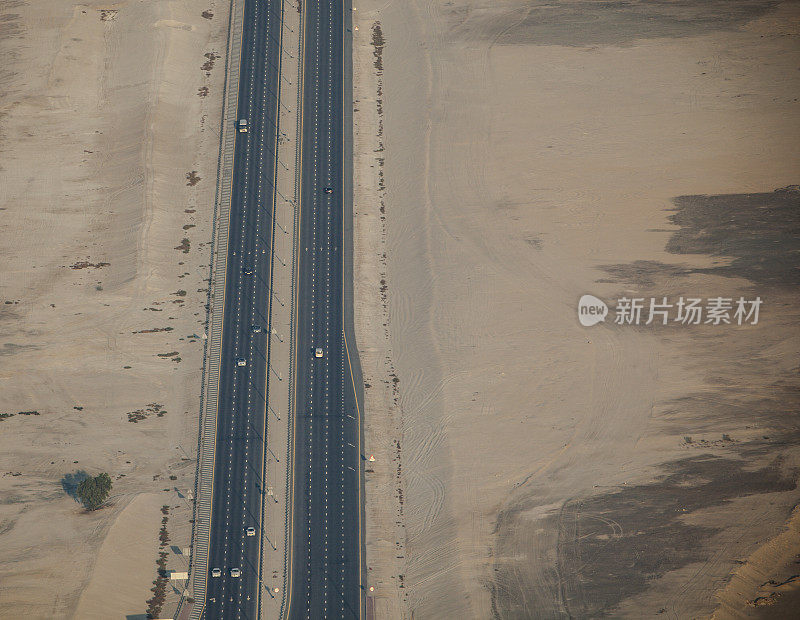 穿越沙漠的公路，阿联酋