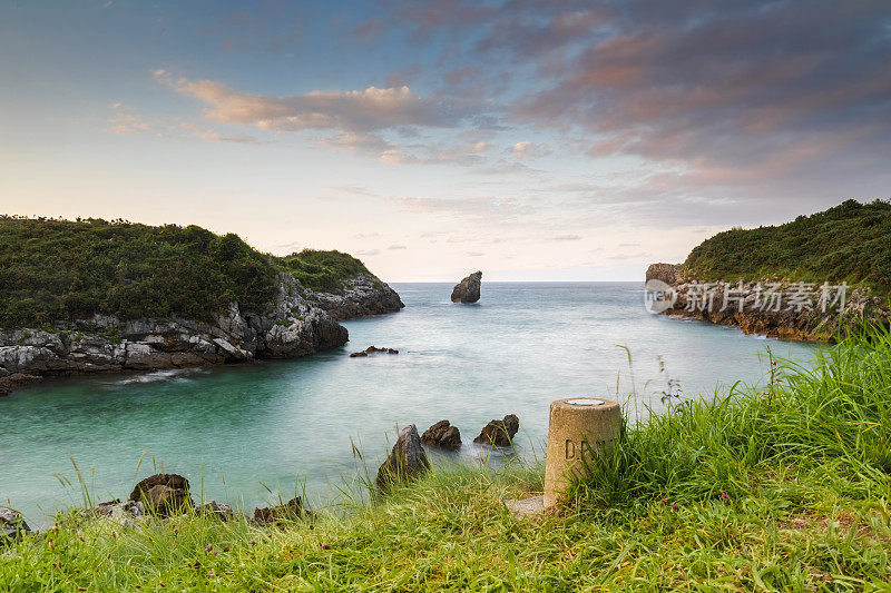 阿斯图里亚斯海岸布尔纳海滩的海景