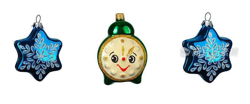 复古的圣诞玻璃玩具星号和装饰圣诞树的时钟。孤立在白色背景。