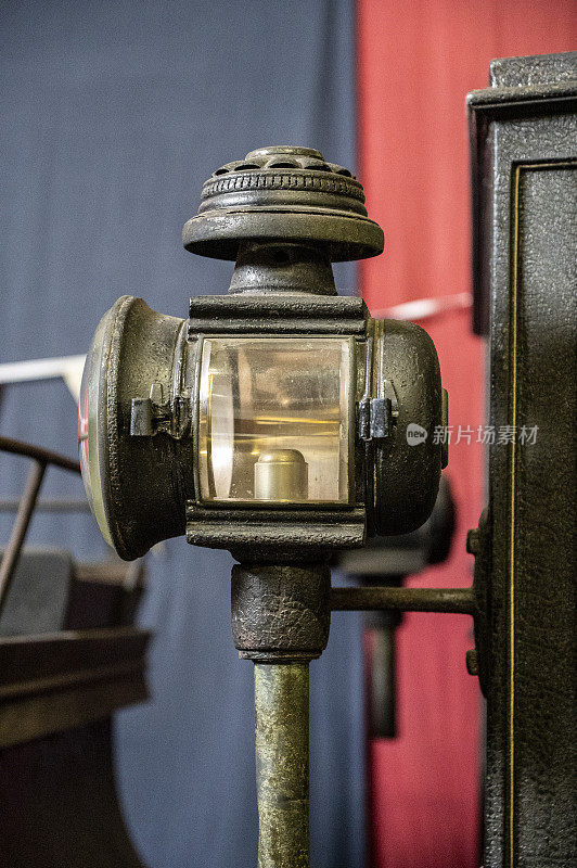 19世纪车厢上的煤气灯。