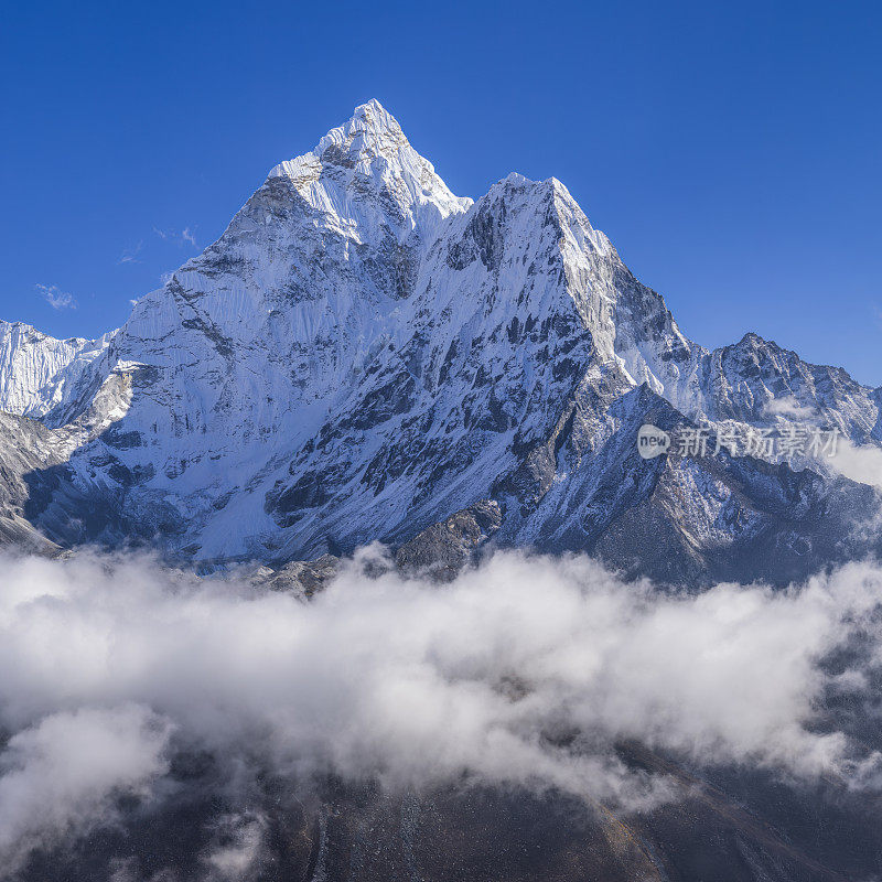 尼泊尔喜马拉雅山脉美丽的阿玛达布拉姆山全景156mpixxxxxl大小