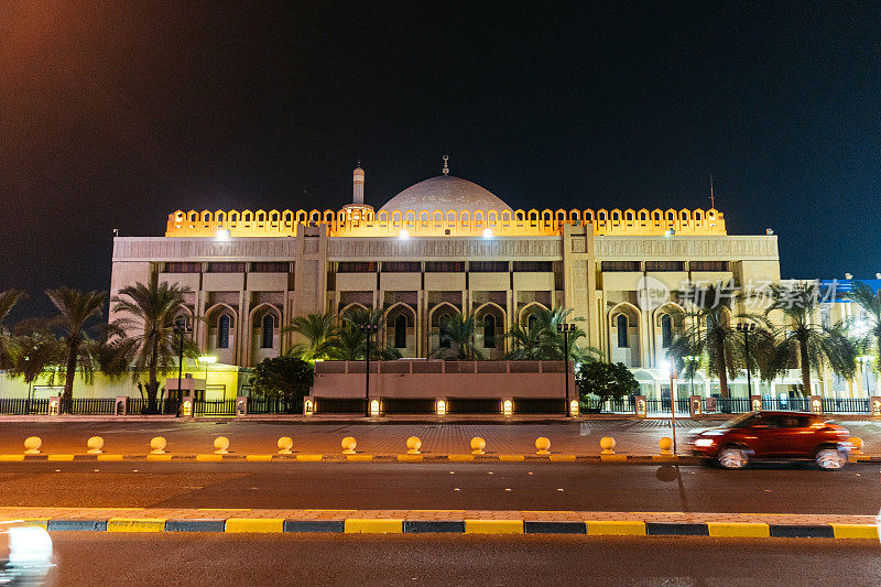 科威特城夜间的大清真寺