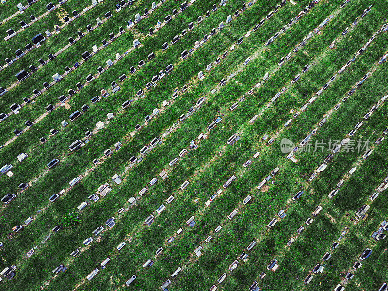 下面的墓地