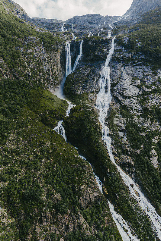 挪威瀑布鸟瞰图
