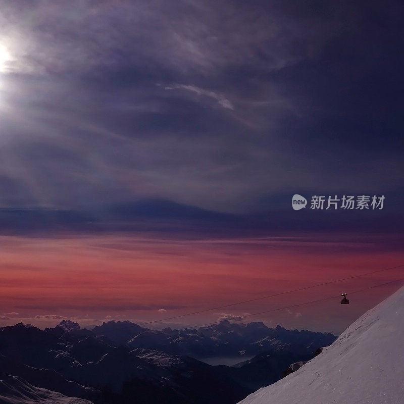 在奥地利圣安东滑雪