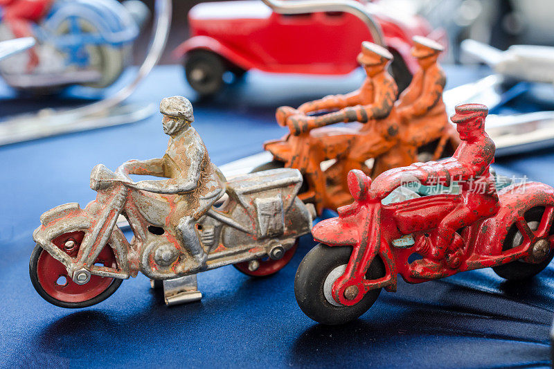 古董玩具Motorbikers