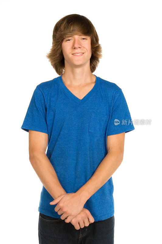 滑板少年穿着蓝色t恤