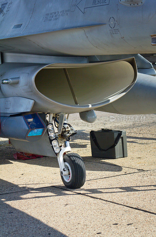 军用喷气式飞机F-16
