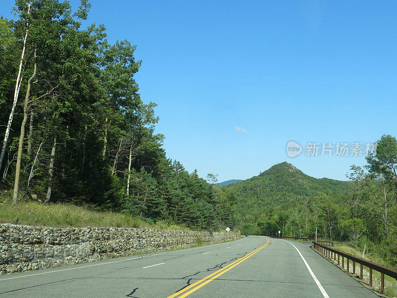 阿迪朗达克山旅游夏季公路旅行，纽约