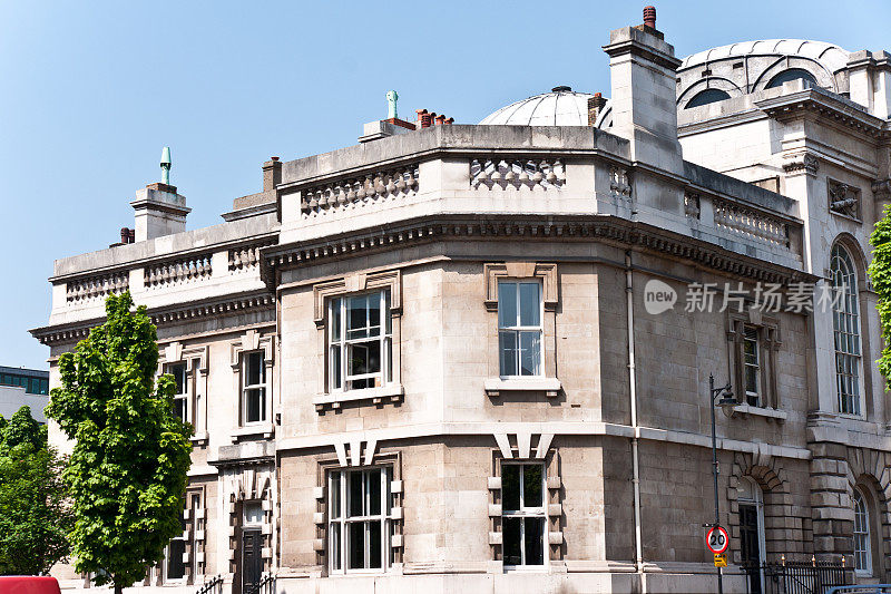 伦敦建筑:经典的石头联排别墅立面
