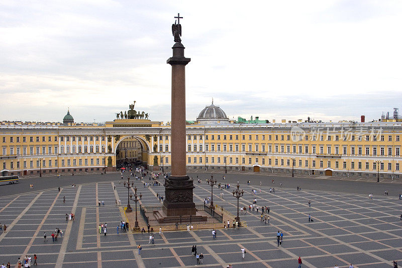 亚历山大圆柱和宫殿广场，圣彼得堡，俄罗斯