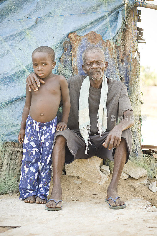 非洲祖父和孙子