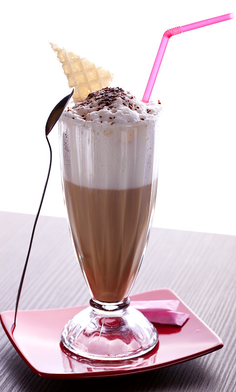 美味latt # 233;加奶油的咖啡
