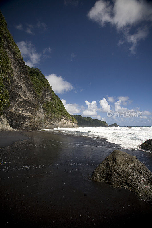 峡谷西里克黑沙滩在多米尼加