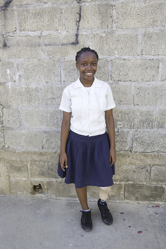 医疗系列:洪都拉斯高中女孩有假肢