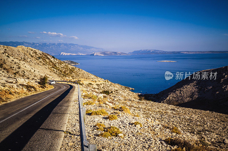 克罗地亚Krk岛，从山到海的道路