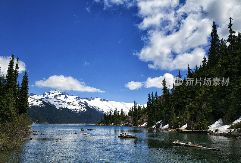 加里波第湖夏天，BC，加拿大