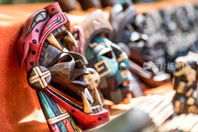 墨西哥出售玛雅面具纪念品
