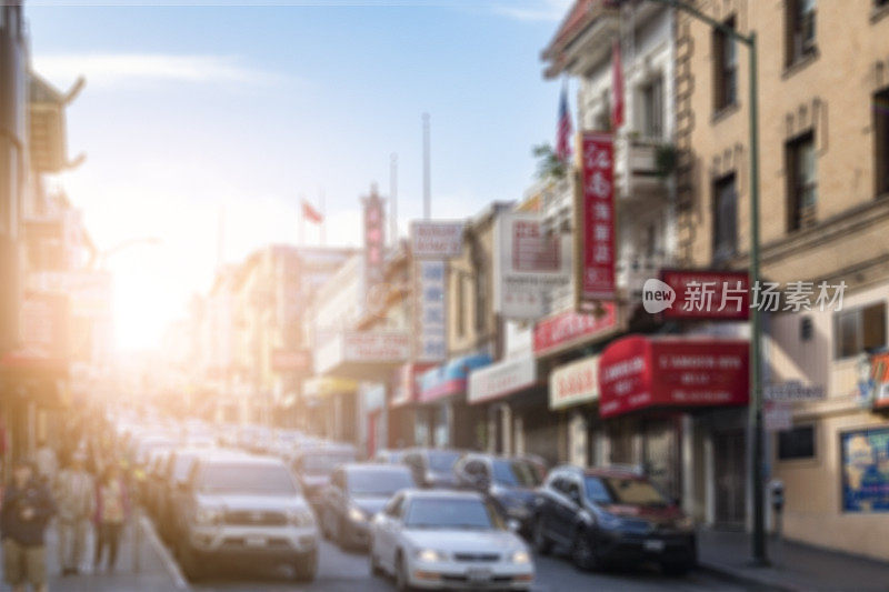 繁忙的唐人街，汽车，人和商店在旧金山，加利福尼亚