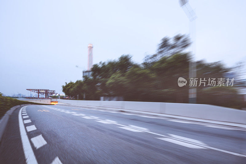 城市道路穿越隧道