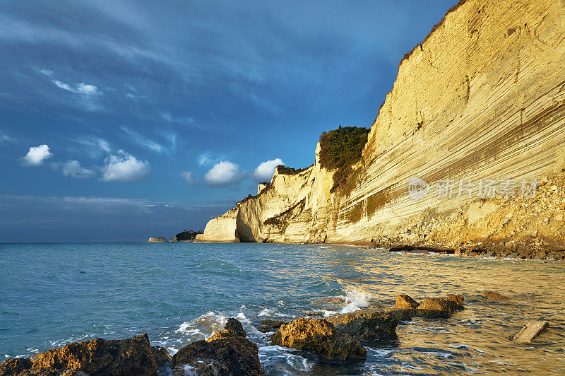 科孚岛的悬崖