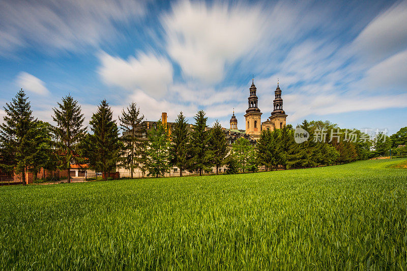 Lad修道院是位于波兰Lad村的前西斯特拉修道院。