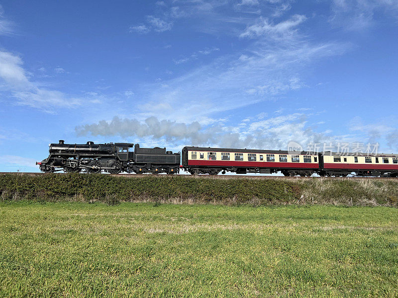 蒸汽火车在英国诺福克旅行
