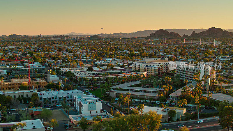 亚利桑那州斯科茨代尔的住宅和共管公寓鸟瞰图