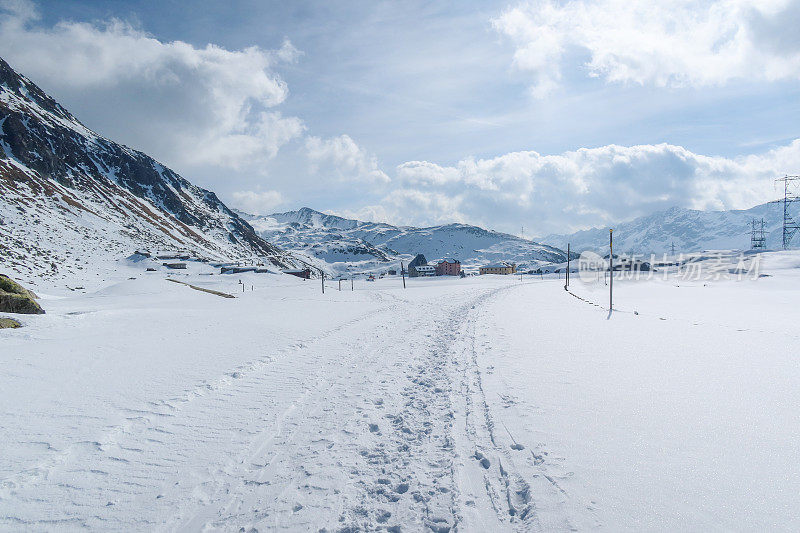 瑞士圣哥达山口的冬天