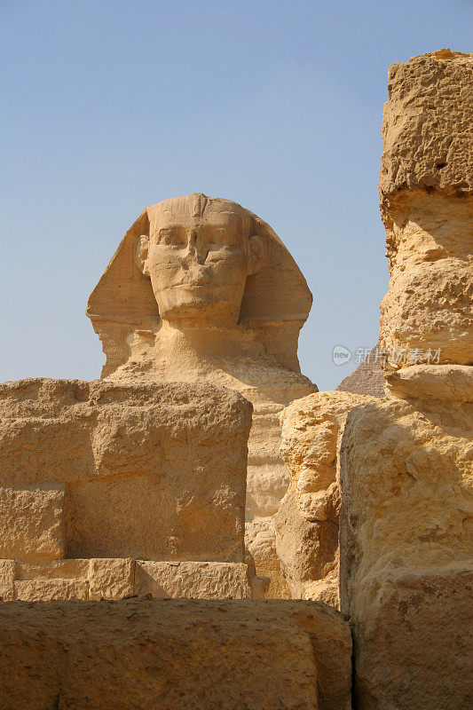 埃及吉萨大金字塔的狮身人面像