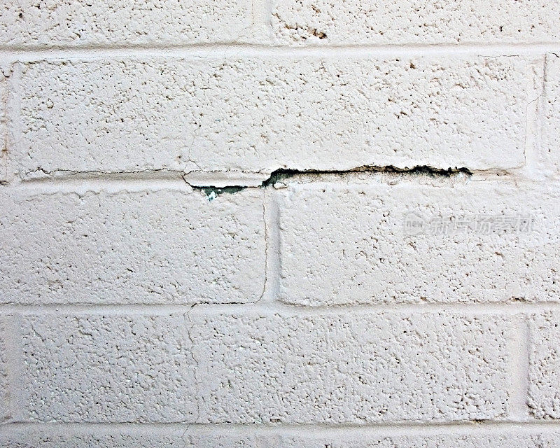 外墙砖墙有裂缝