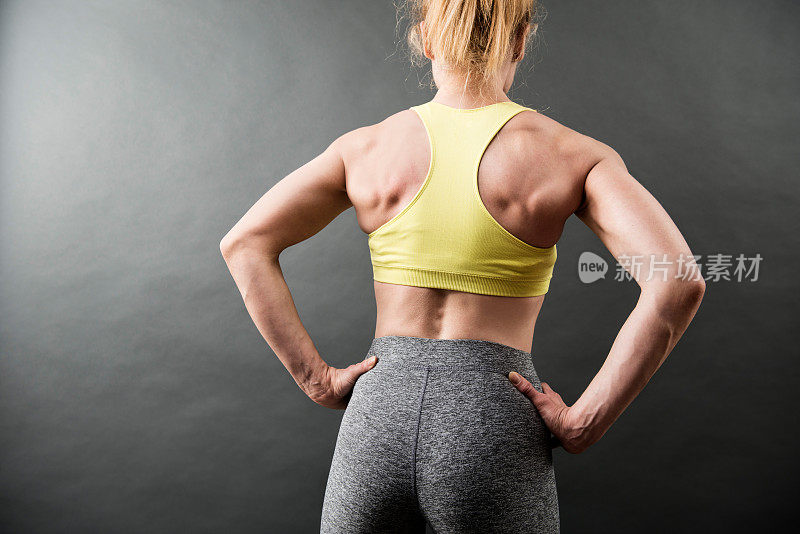 背部女性健身模式