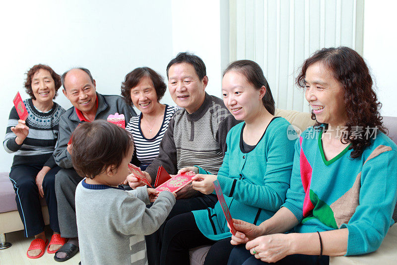 幸福亚洲大家庭，在新的一年里