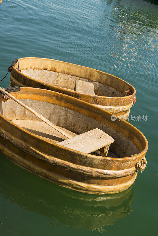 Tub-shaped船