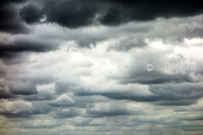 暴风雨的天空