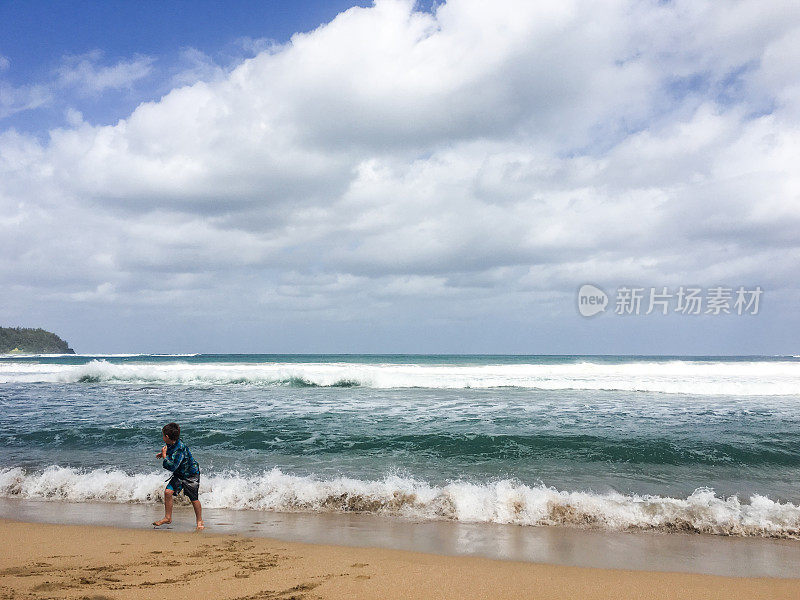 童年的梦在波浪中