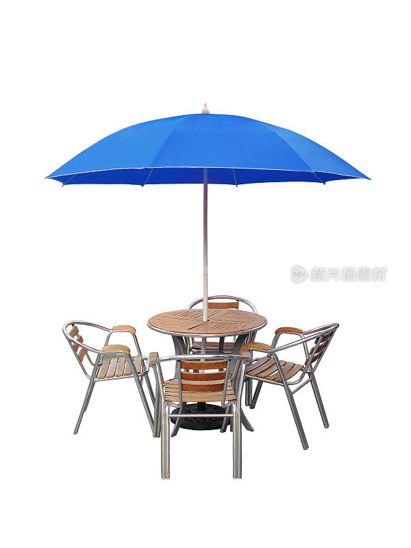 咖啡桌椅阳伞，孤立在白色背景上
