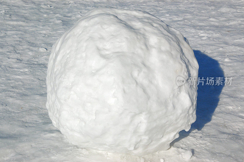 巨大的雪球