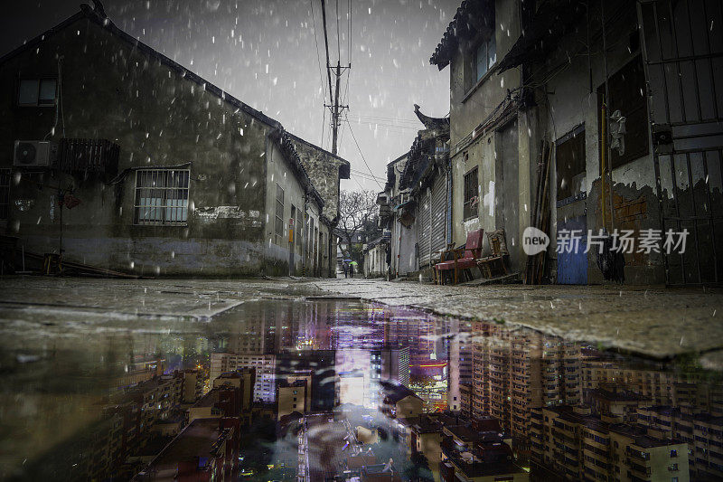 中国苏州的老胡同，反映着城市的繁华
