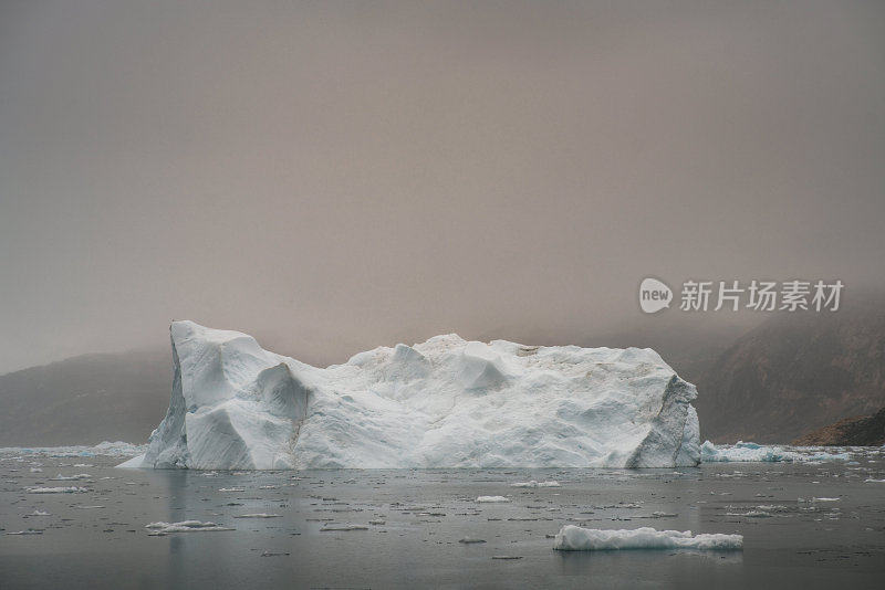 东格陵兰的航海探险