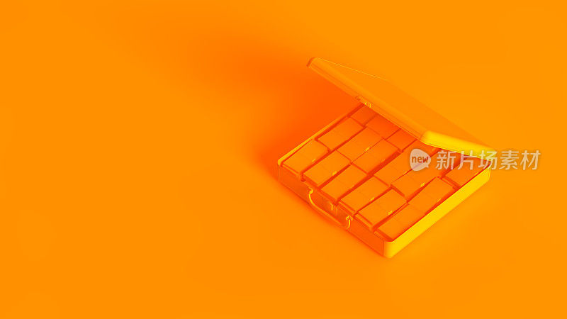 概念上的形象。装满钱的箱子孤立在橙色背景上。