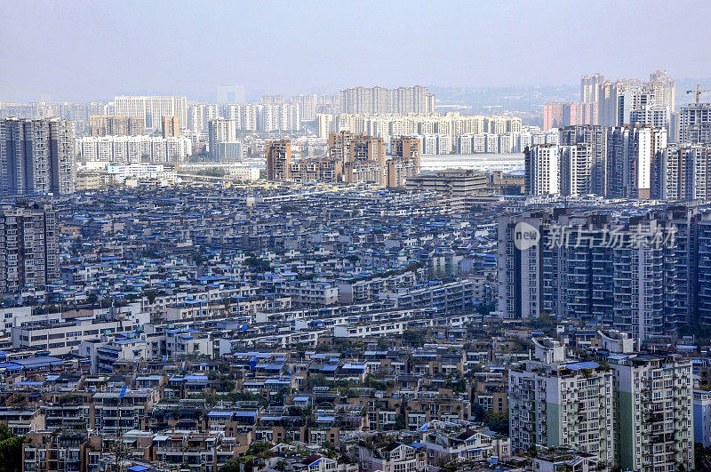 城市天际线在日出，成都，中国