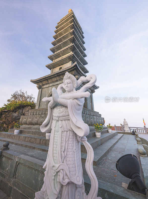 美丽的风景金山宝唐图塔和中国神u来和观音在越南萨帕翻斯盘山