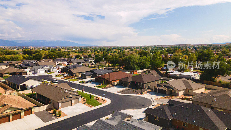 美国西部的秋季空中社区从上面的照片系列细分家庭和社区