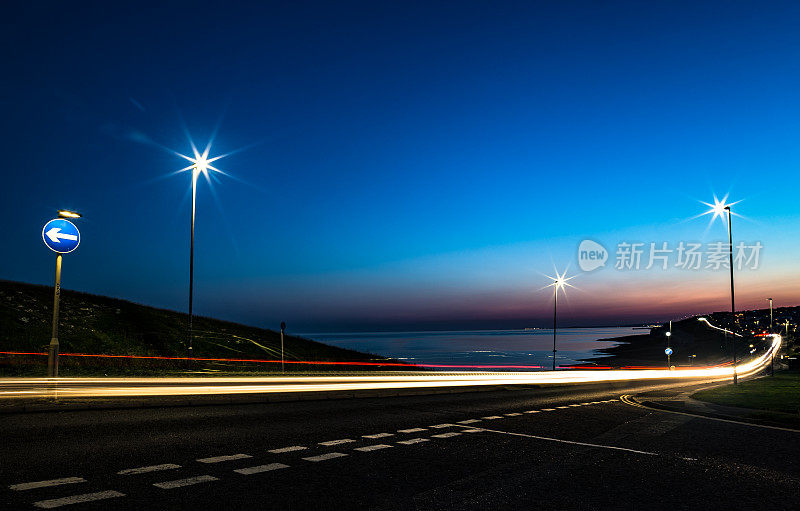 在英国和欧洲繁忙的道路上试驾的汽车