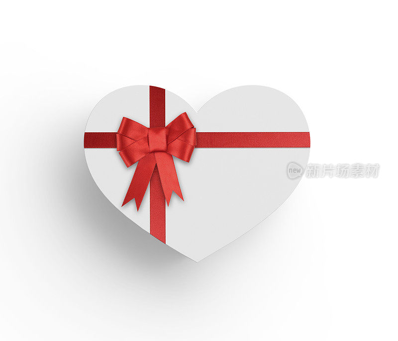 心形礼品盒与红丝带隔离在白色背景