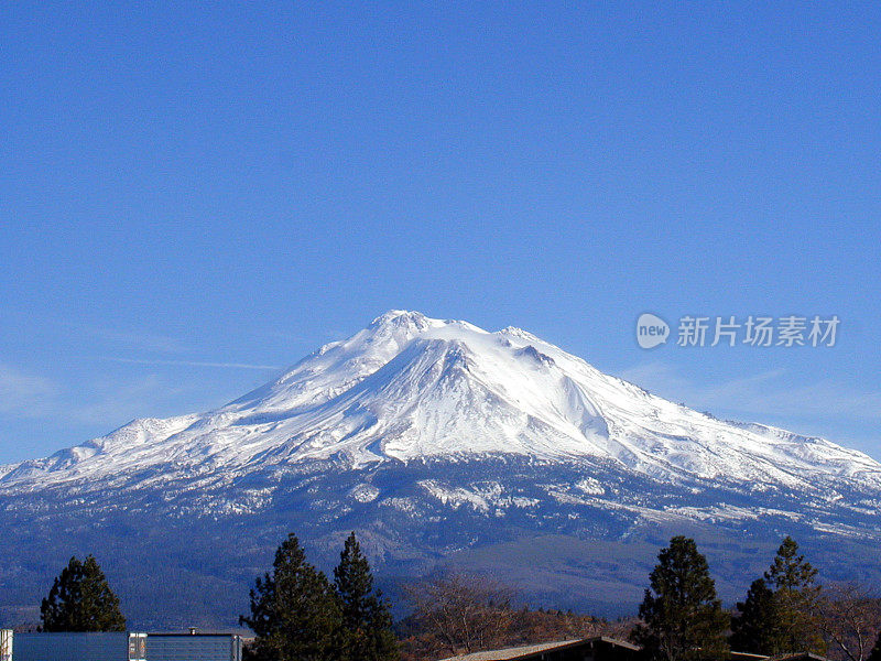 太沙士达山